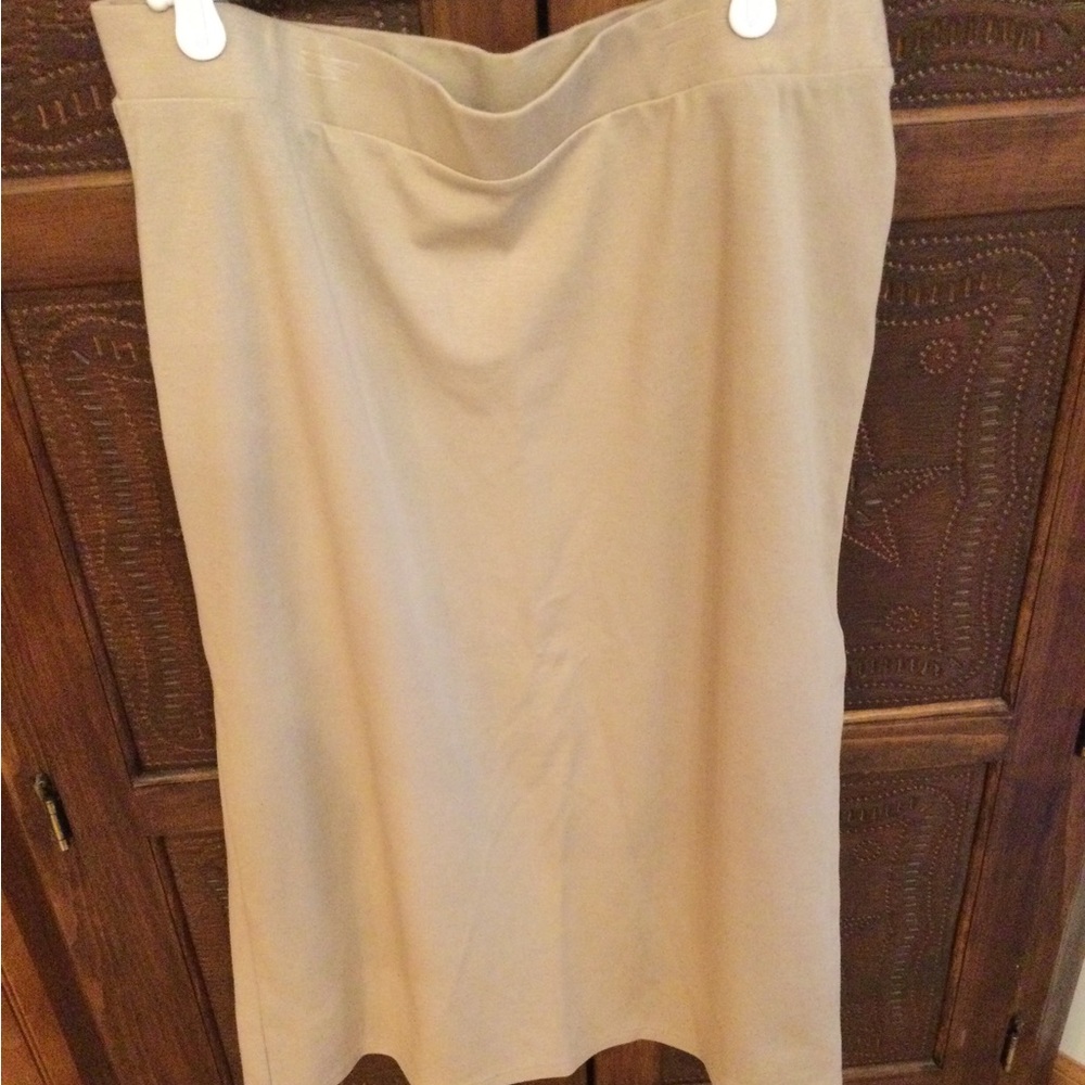 Nuggles tan skirt, size L